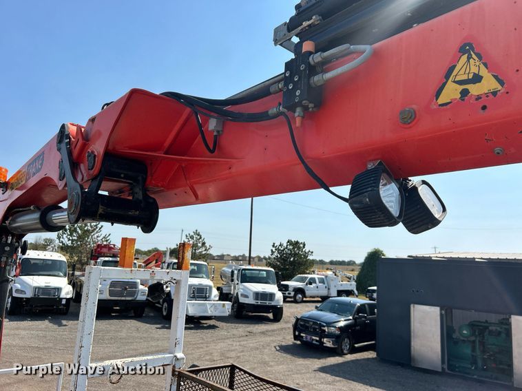 image for item EG1135 2007 Freightliner  Business Class M2 crane truck
