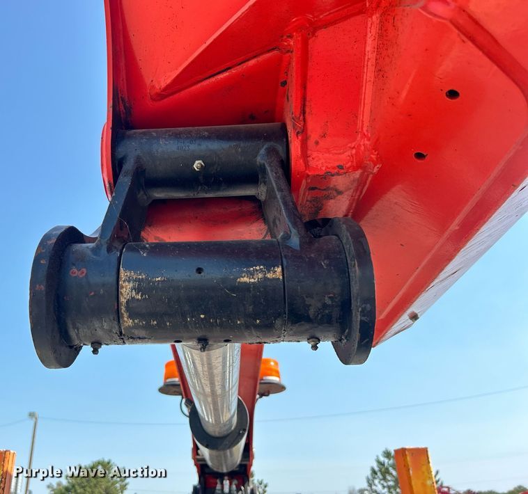 image for item EG1135 2007 Freightliner  Business Class M2 crane truck