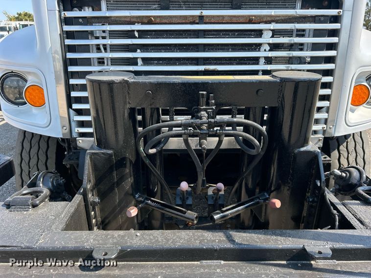 image for item EG1135 2007 Freightliner  Business Class M2 crane truck