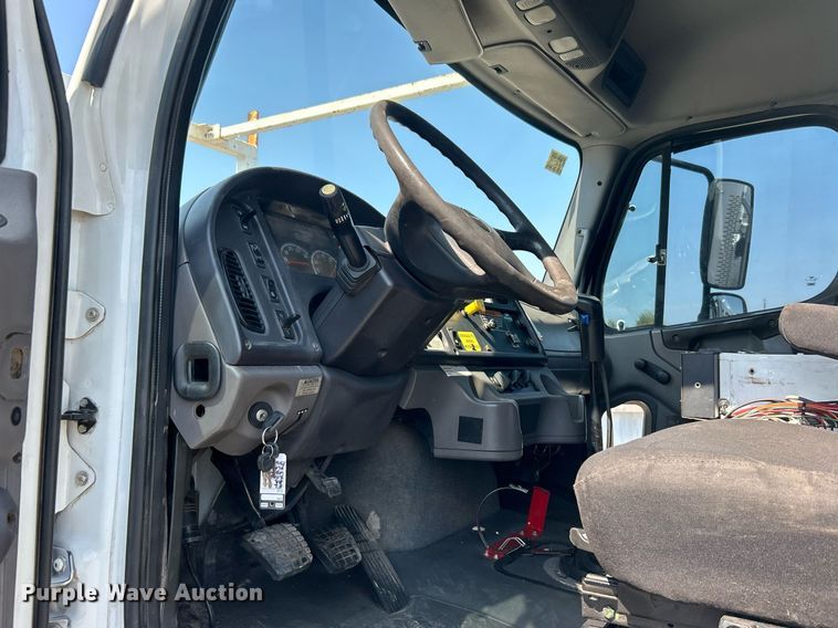 image for item EG1135 2007 Freightliner  Business Class M2 crane truck