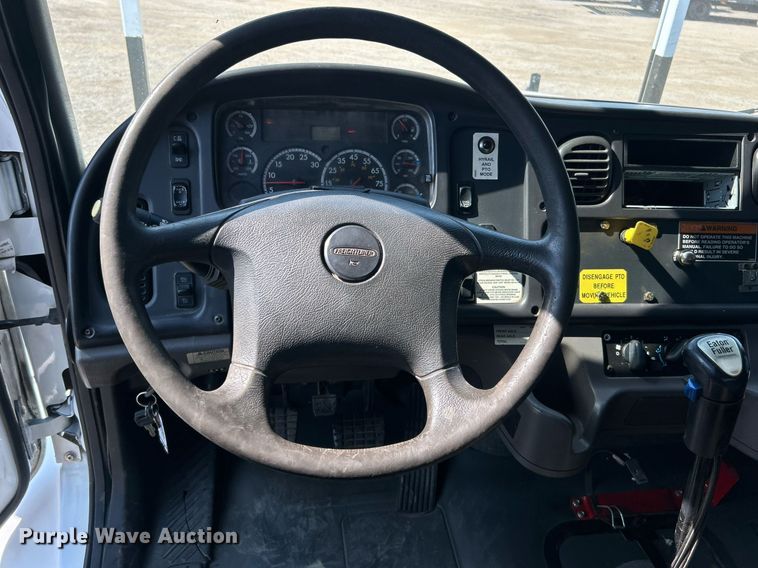 image for item EG1135 2007 Freightliner  Business Class M2 crane truck