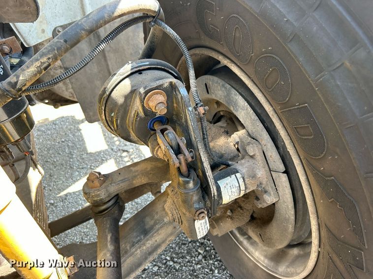 image for item EG1135 2007 Freightliner  Business Class M2 crane truck