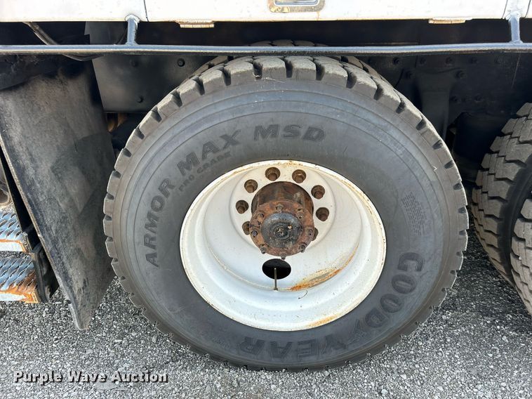 image for item EG1135 2007 Freightliner  Business Class M2 crane truck