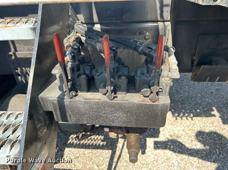 image for item EG1135 2007 Freightliner  Business Class M2 crane truck