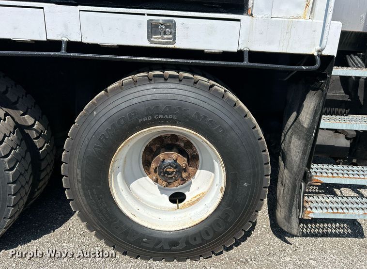 image for item EG1135 2007 Freightliner  Business Class M2 crane truck