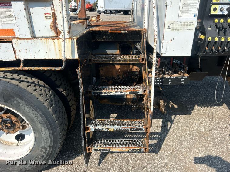 image for item EG1138 2007 Freightliner  Business Class M2 Crew Cab crane truck