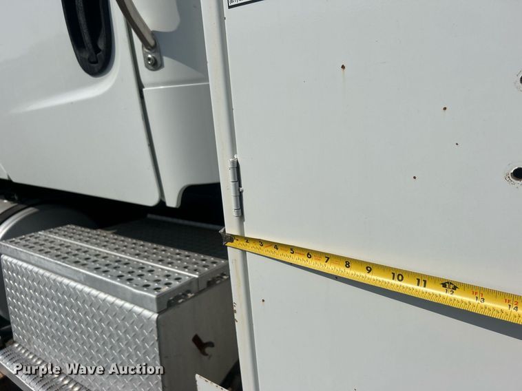 image for item EG1138 2007 Freightliner  Business Class M2 Crew Cab crane truck