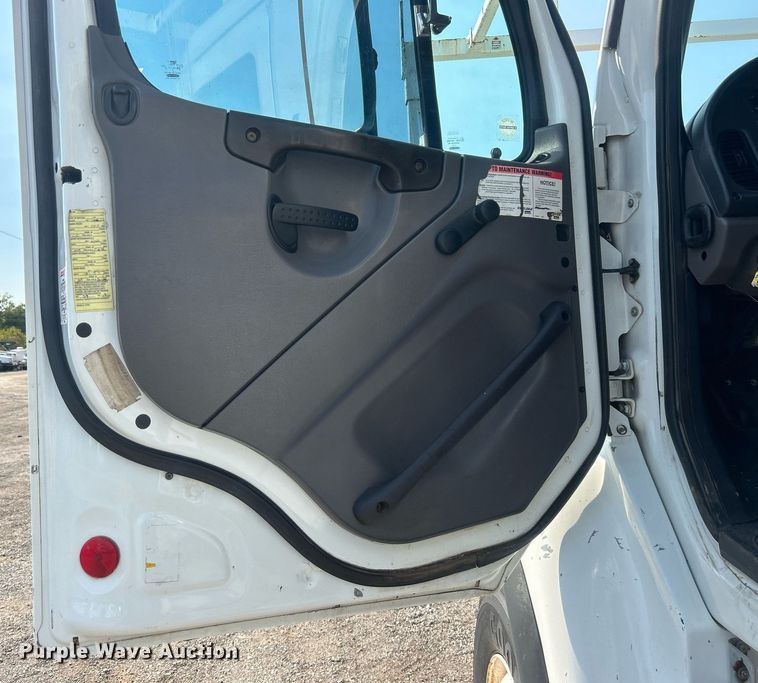 image for item EG1138 2007 Freightliner  Business Class M2 Crew Cab crane truck