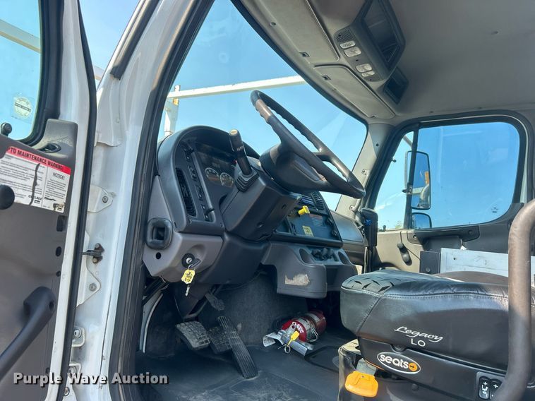 image for item EG1138 2007 Freightliner  Business Class M2 Crew Cab crane truck
