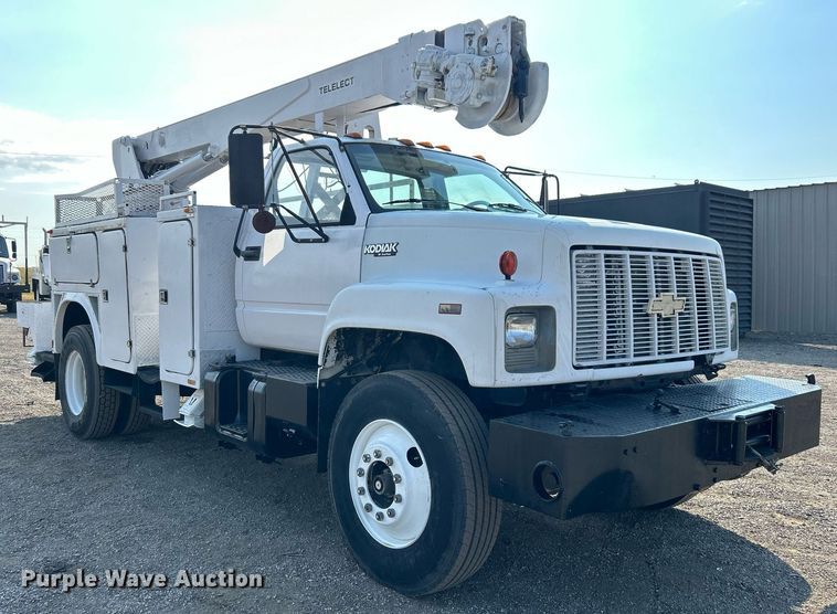 image for item EG1143 1992 Chevrolet  Kodiak C6500 digger derrick truck
