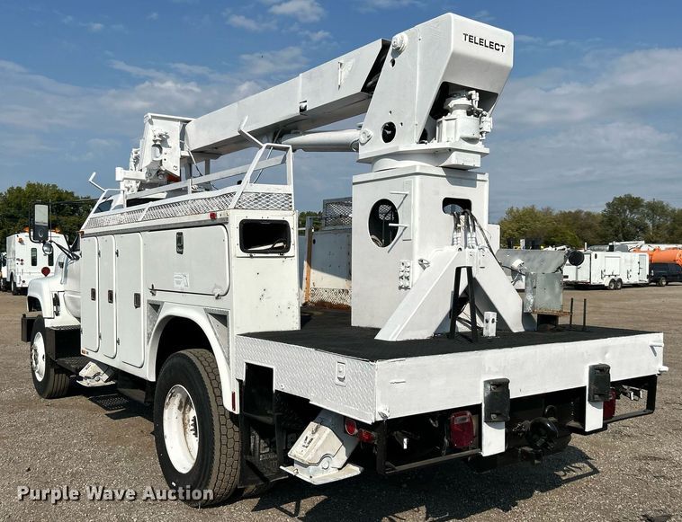 image for item EG1143 1992 Chevrolet  Kodiak C6500 digger derrick truck