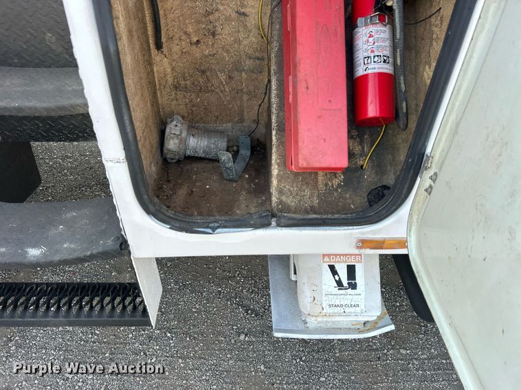 image for item EG1143 1992 Chevrolet  Kodiak C6500 digger derrick truck