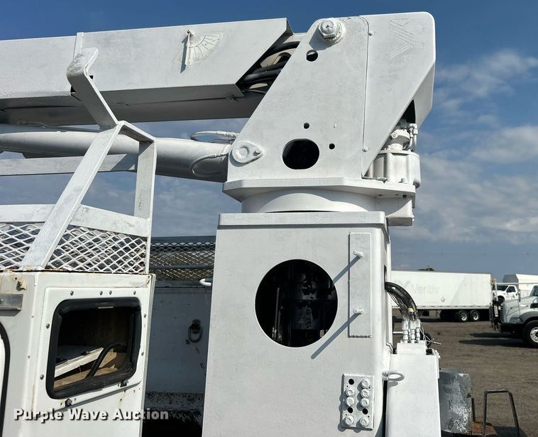 image for item EG1143 1992 Chevrolet  Kodiak C6500 digger derrick truck