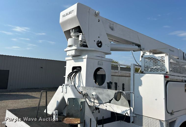 image for item EG1143 1992 Chevrolet  Kodiak C6500 digger derrick truck