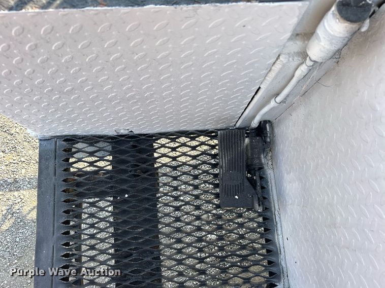 image for item EG1143 1992 Chevrolet  Kodiak C6500 digger derrick truck