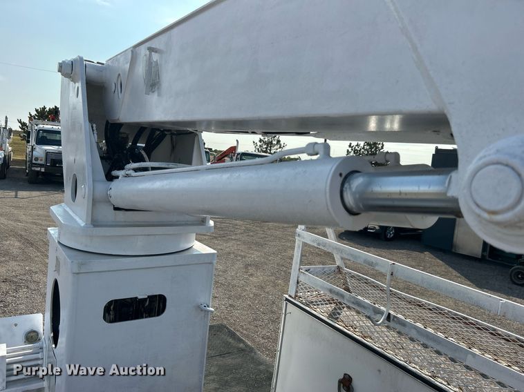 image for item EG1143 1992 Chevrolet  Kodiak C6500 digger derrick truck