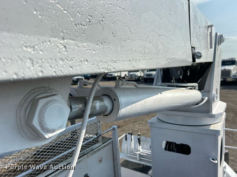 image for item EG1143 1992 Chevrolet  Kodiak C6500 digger derrick truck