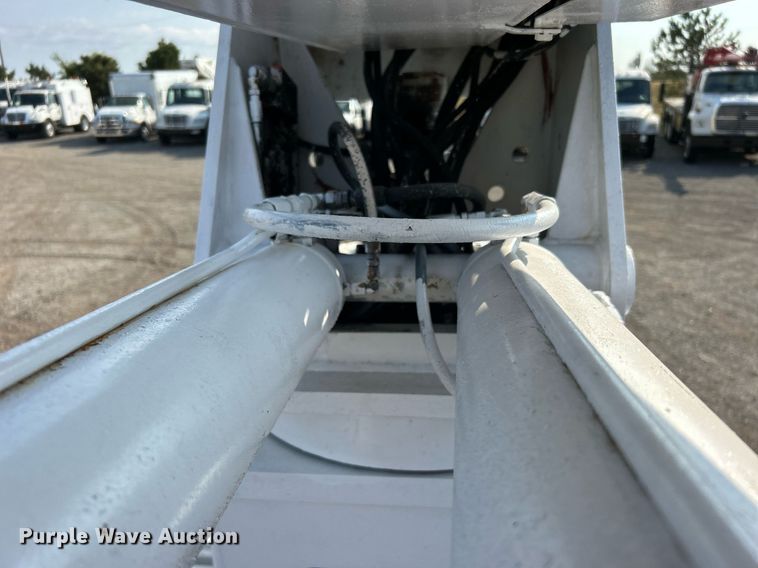 image for item EG1143 1992 Chevrolet  Kodiak C6500 digger derrick truck