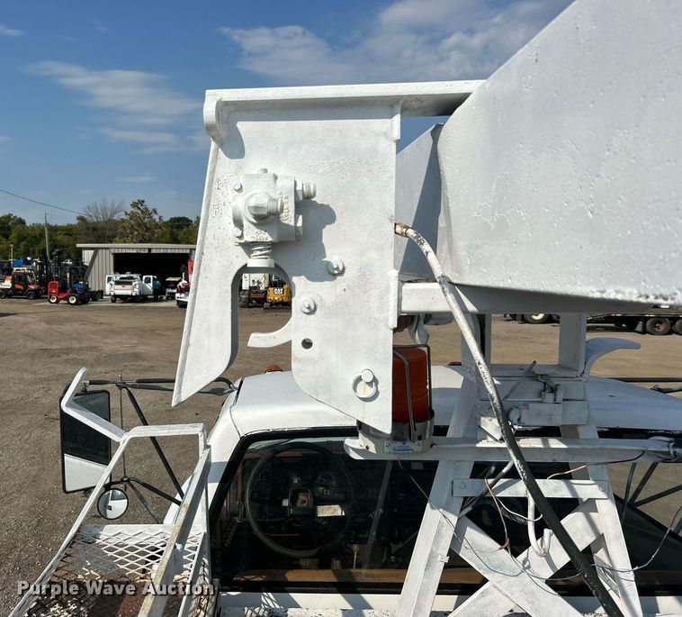 image for item EG1143 1992 Chevrolet  Kodiak C6500 digger derrick truck