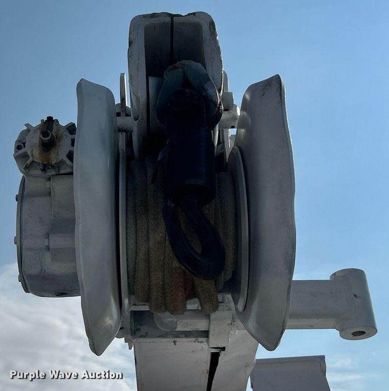 image for item EG1143 1992 Chevrolet  Kodiak C6500 digger derrick truck