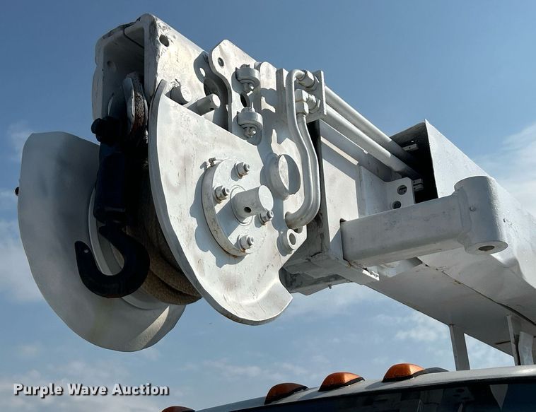 image for item EG1143 1992 Chevrolet  Kodiak C6500 digger derrick truck