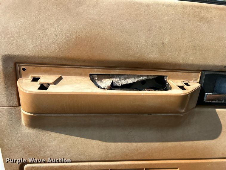 image for item EG1143 1992 Chevrolet  Kodiak C6500 digger derrick truck