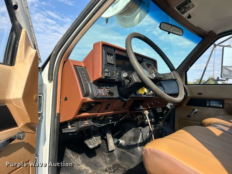 image for item EG1143 1992 Chevrolet  Kodiak C6500 digger derrick truck