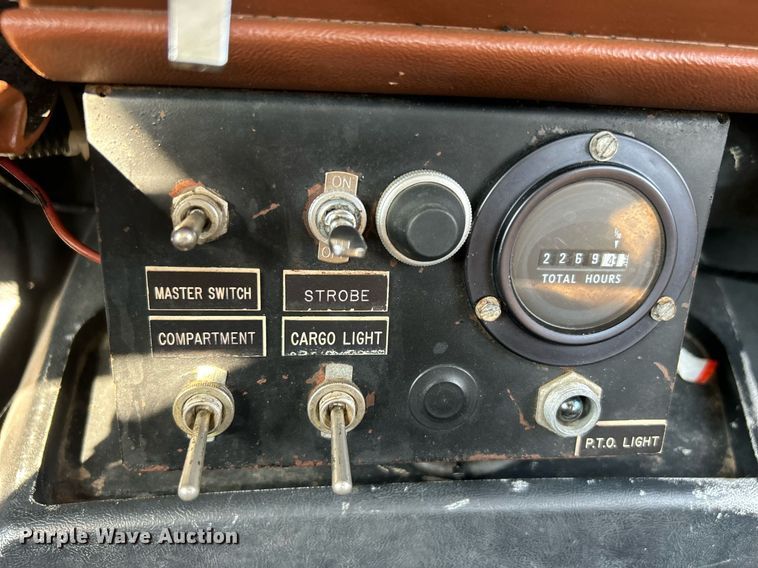 image for item EG1143 1992 Chevrolet  Kodiak C6500 digger derrick truck