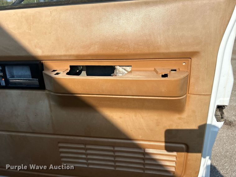 image for item EG1143 1992 Chevrolet  Kodiak C6500 digger derrick truck