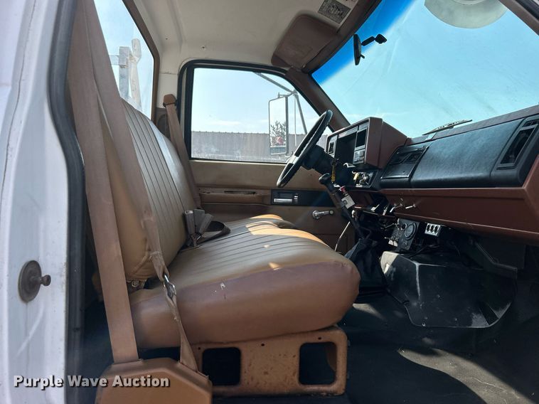 image for item EG1143 1992 Chevrolet  Kodiak C6500 digger derrick truck