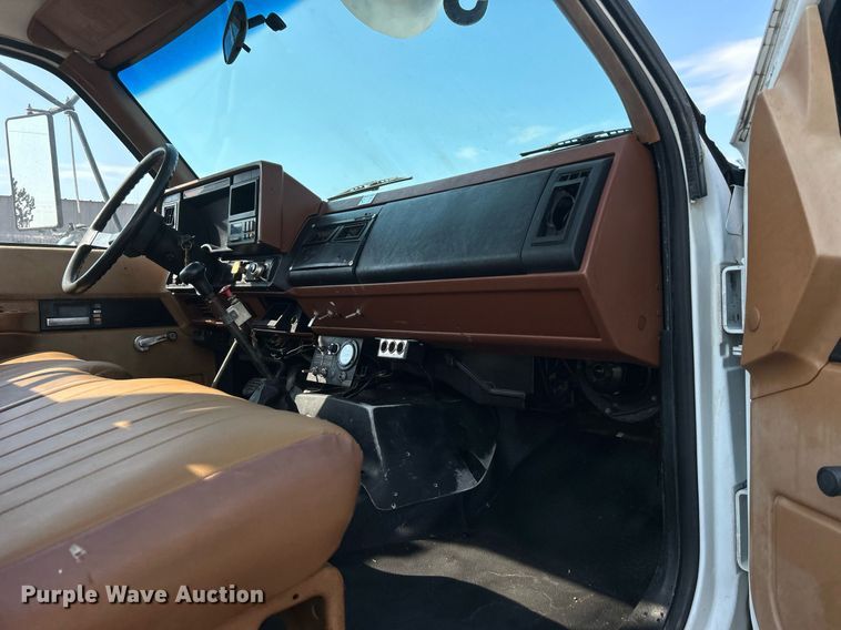 image for item EG1143 1992 Chevrolet  Kodiak C6500 digger derrick truck