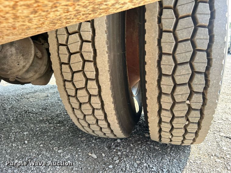 image for item EG1143 1992 Chevrolet  Kodiak C6500 digger derrick truck