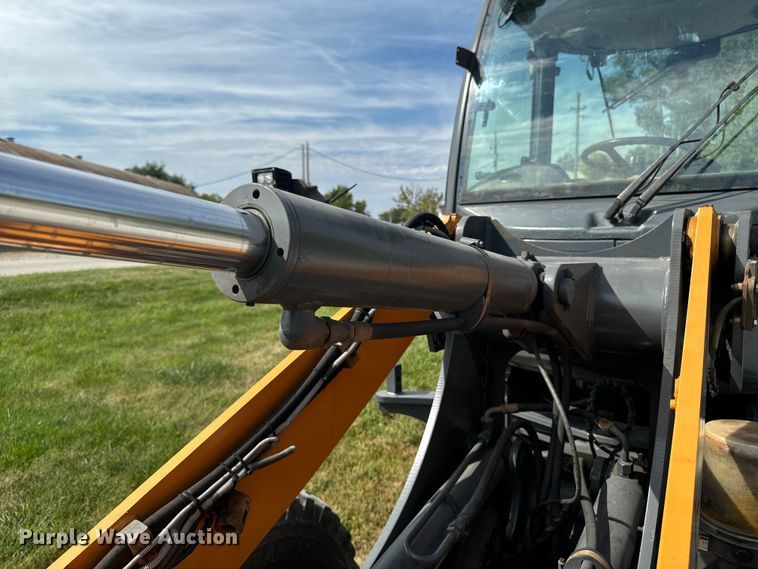 image for item EG6680 2017 Case 221F wheel loader