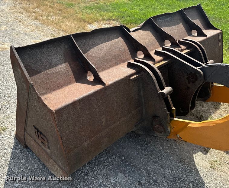 image for item EG6680 2017 Case 221F wheel loader