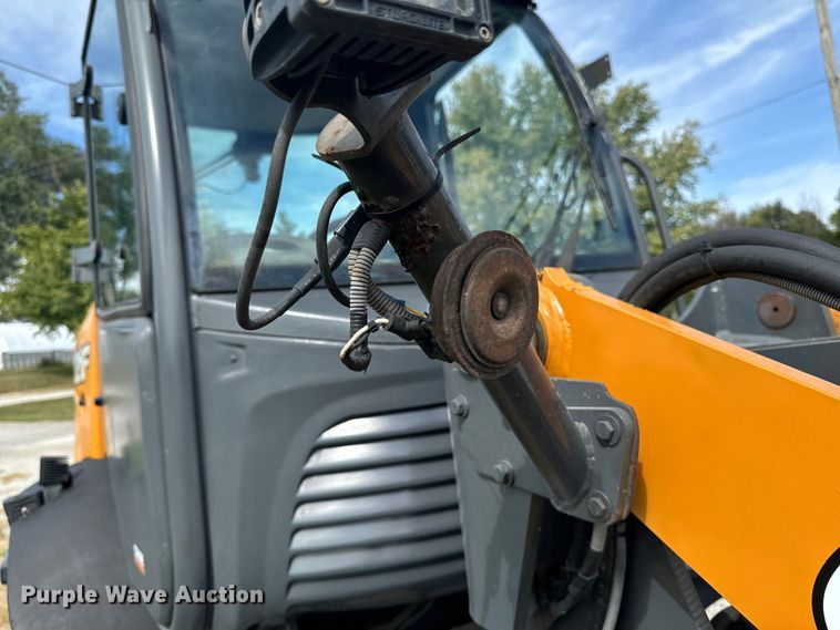 image for item EG6680 2017 Case 221F wheel loader