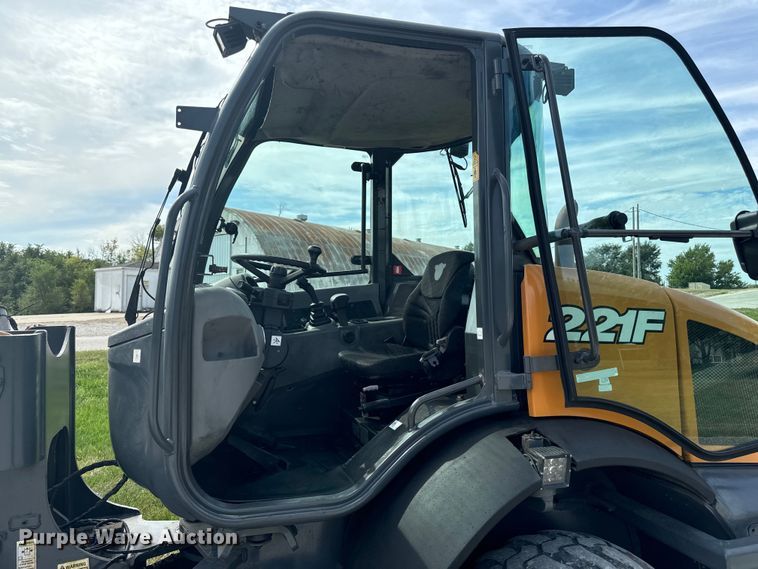 image for item EG6680 2017 Case 221F wheel loader
