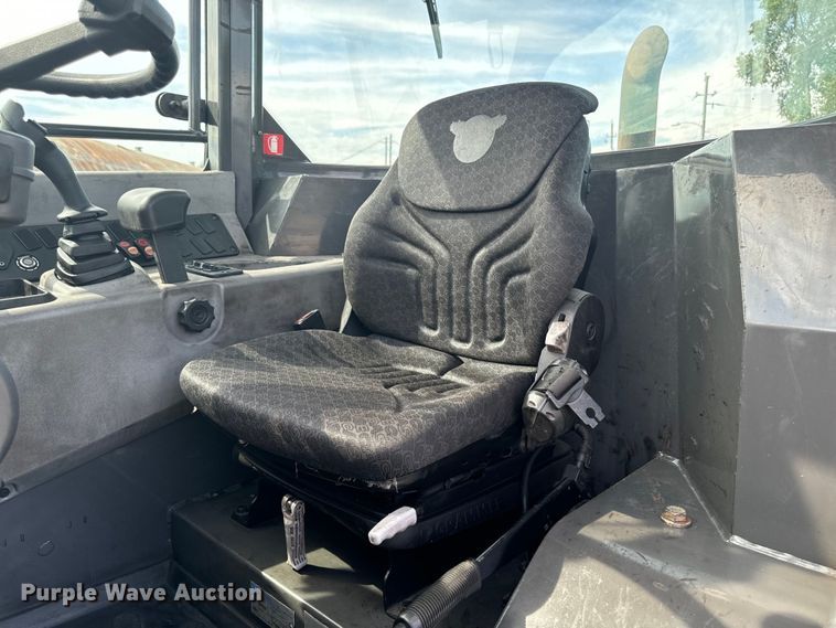 image for item EG6680 2017 Case 221F wheel loader
