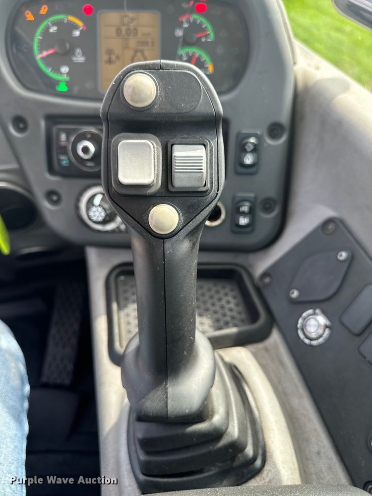 image for item EG6680 2017 Case 221F wheel loader