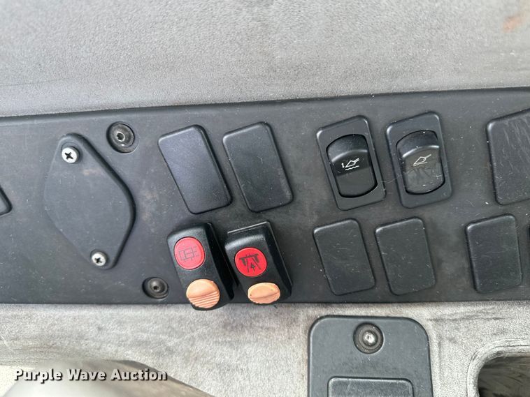 image for item EG6680 2017 Case 221F wheel loader