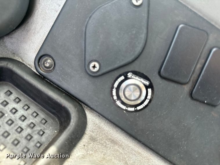 image for item EG6680 2017 Case 221F wheel loader