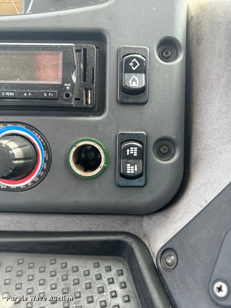 image for item EG6680 2017 Case 221F wheel loader