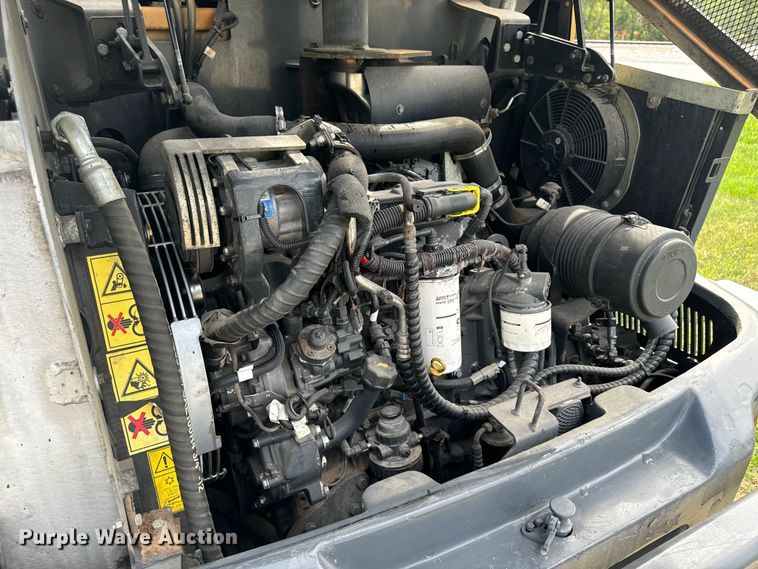 image for item EG6680 2017 Case 221F wheel loader