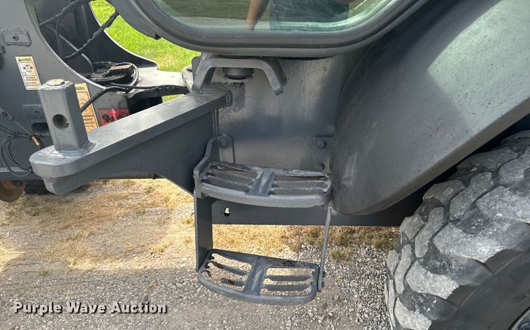 image for item EG6680 2017 Case 221F wheel loader