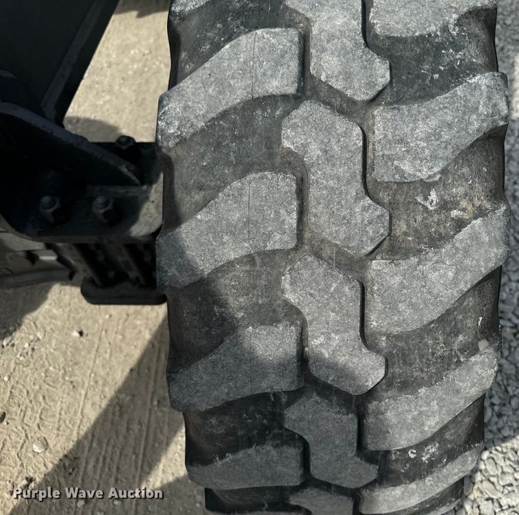 image for item EG6680 2017 Case 221F wheel loader