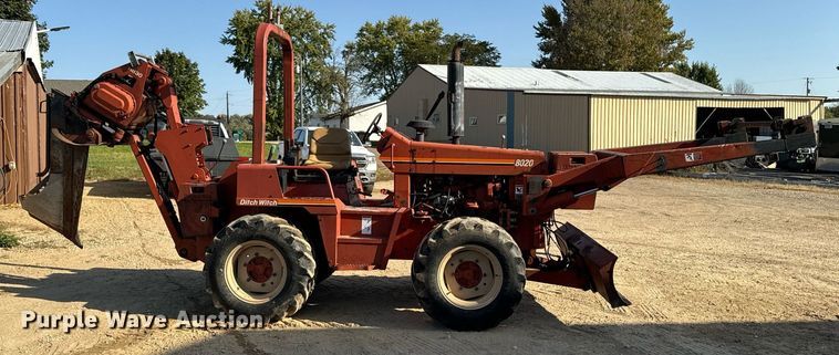 image for item EG6788 2001 Ditch Witch 8020  vibratory cable plow