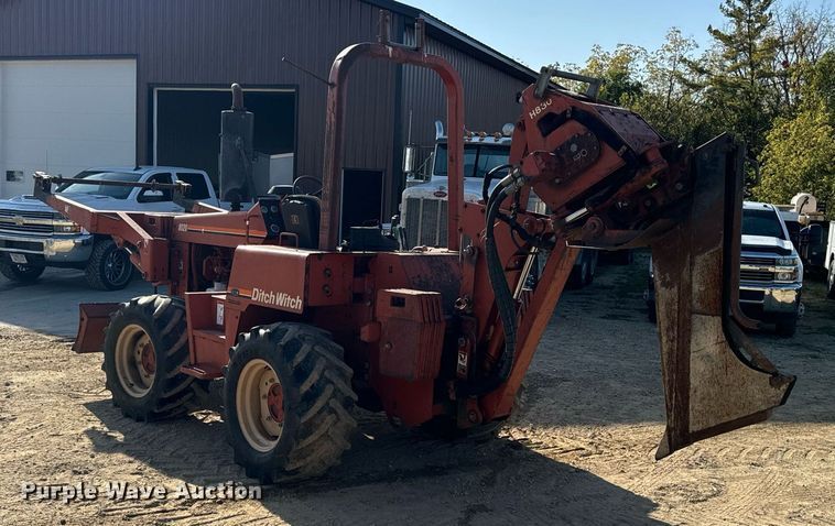 image for item EG6788 2001 Ditch Witch 8020  vibratory cable plow