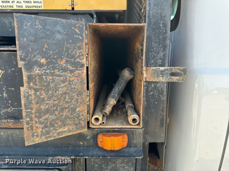 image for item EG6791 2012 Ford F550 Super Duty vacuum truck