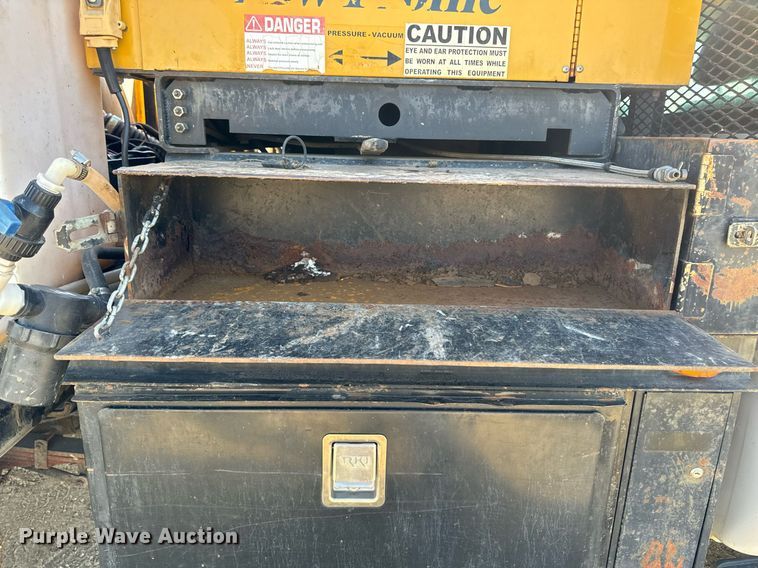 image for item EG6791 2012 Ford F550 Super Duty vacuum truck