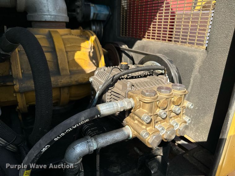 image for item EG6791 2012 Ford F550 Super Duty vacuum truck