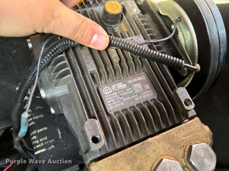 image for item EG6791 2012 Ford F550 Super Duty vacuum truck